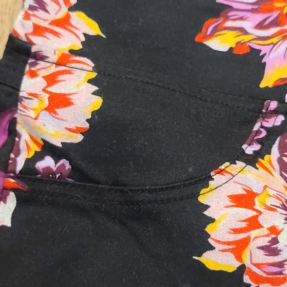 Plus Size Floral Jegging (A5) - Picture 6 of 8